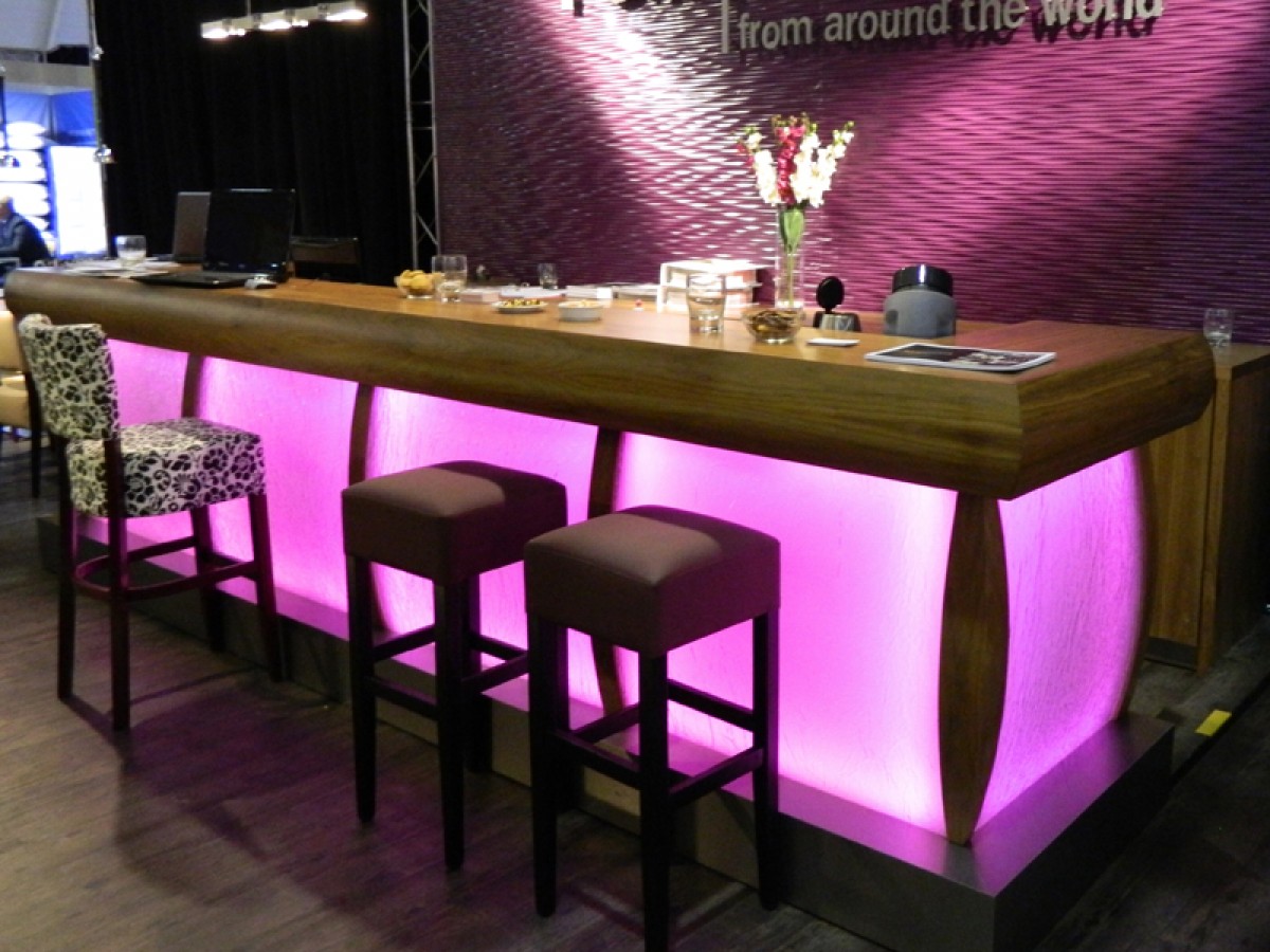 sneeuwman schrobben bestellen P&M furniture. Horeca meubilair op maat en interieurs